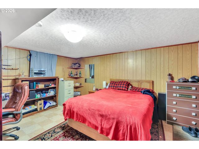 10620 Ne HOLLADAY St, Portland, OR 97220