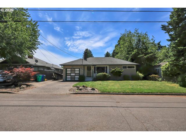 10620 Ne HOLLADAY St, Portland, OR 97220