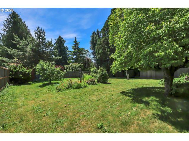 10620 Ne HOLLADAY St, Portland, OR 97220