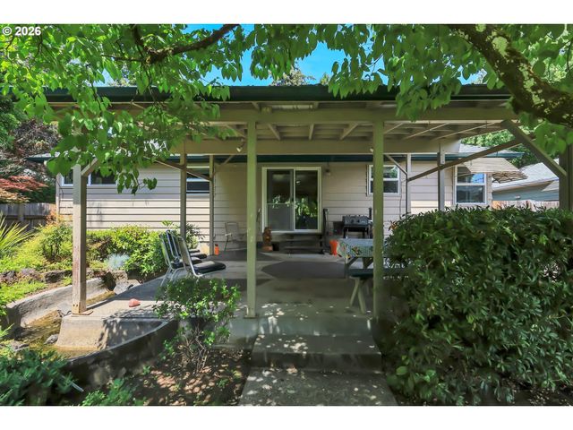 10620 Ne HOLLADAY St, Portland, OR 97220