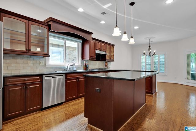 1044 LINKSIDE DRIVE, Hoover, AL 35242