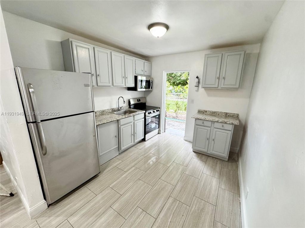 631 NW 11th Ave C, Fort Lauderdale, FL 33311