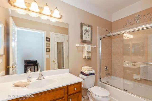 2026 Highbury Lane, Aurora, IL 60502