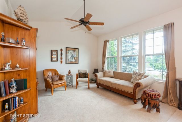2026 Highbury Lane, Aurora, IL 60502