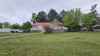 616 Southeast Kiser Avenue, Coeburn, VA 24230