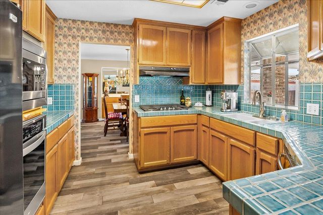 1160 W Walnut St, Stockton, CA 95203