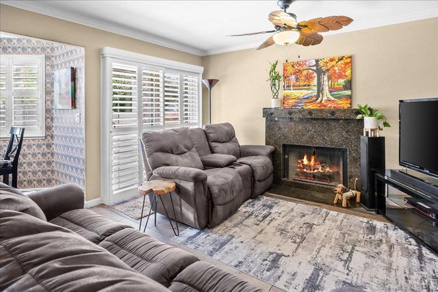 1160 W Walnut St, Stockton, CA 95203