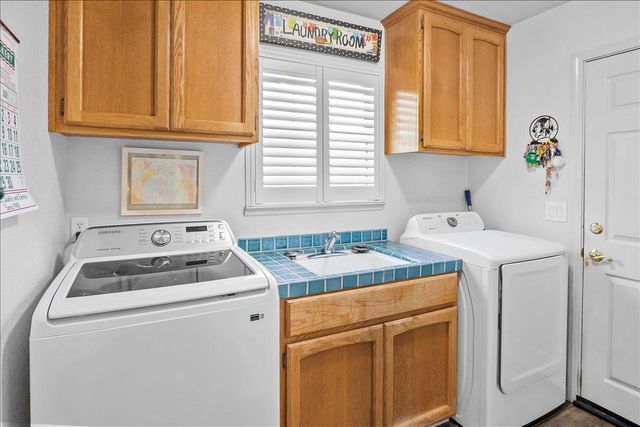 1160 W Walnut St, Stockton, CA 95203