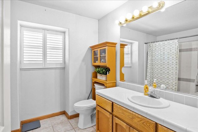 1160 W Walnut St, Stockton, CA 95203