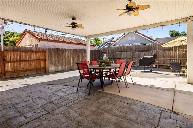 1160 W Walnut St, Stockton, CA 95203