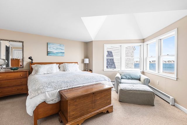 19 Marina Dr 19, Hull, MA 02045