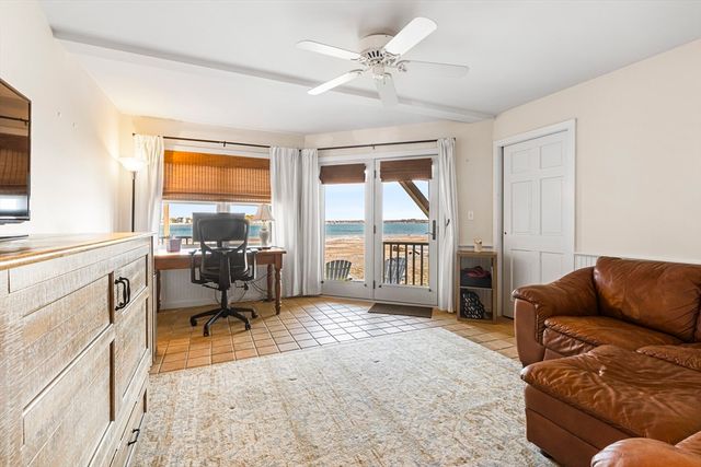 19 Marina Dr 19, Hull, MA 02045