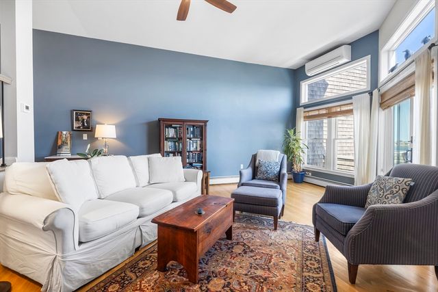 19 Marina Dr 19, Hull, MA 02045