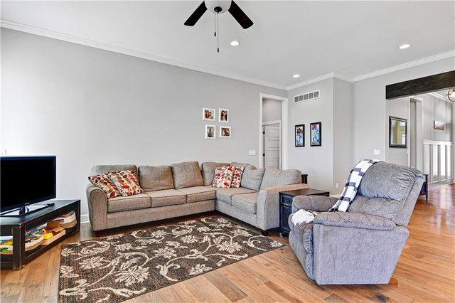8003 W 166th Terrace, Overland Park, KS 66085