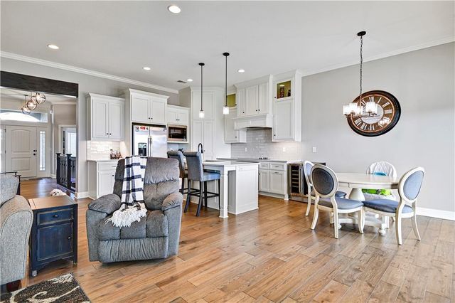 8003 W 166th Terrace, Overland Park, KS 66085