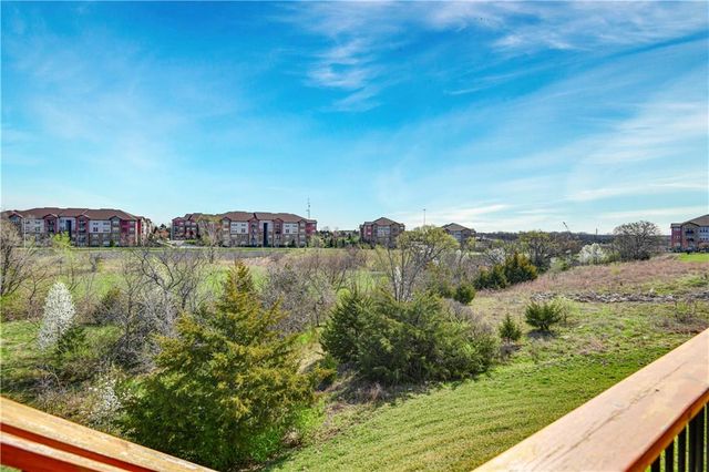 8003 W 166th Terrace, Overland Park, KS 66085