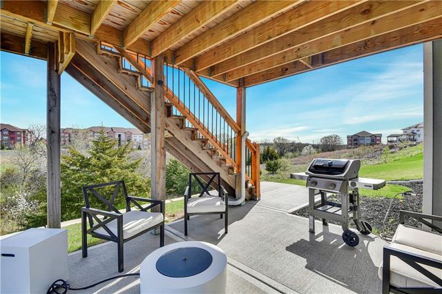 8003 W 166th Terrace, Overland Park, KS 66085