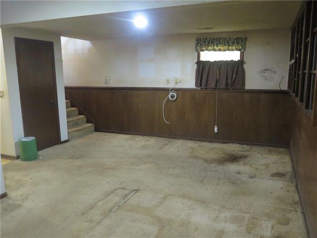 10610 W 170th Terrace, Overland Park, KS 66221