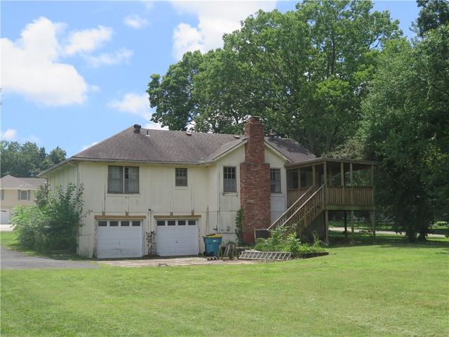 10610 W 170th Terrace, Overland Park, KS 66221