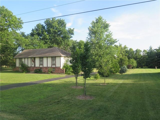 10610 W 170th Terrace, Overland Park, KS 66221