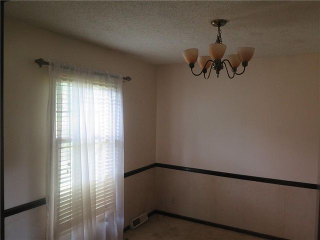 10610 W 170th Terrace, Overland Park, KS 66221