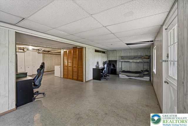 1115 Crestview Drive, Stroud Twp, PA 18360