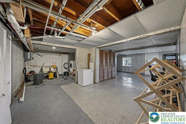 1115 Crestview Drive, Stroud Twp, PA 18360