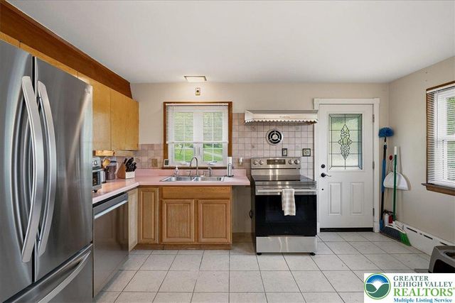 1115 Crestview Drive, Stroud Twp, PA 18360