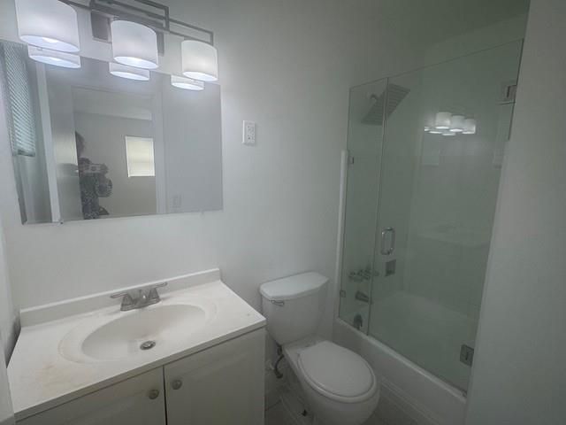 6884 NW 14th St, Plantation, FL 33313