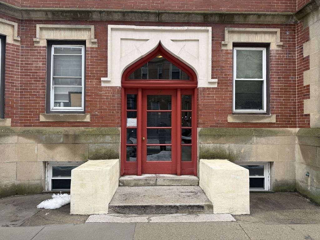 12 Royce Rd 1A, Boston, MA 02116