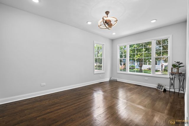 4656 N Leamington Avenue, Chicago, IL 60630