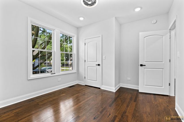4656 N Leamington Avenue, Chicago, IL 60630