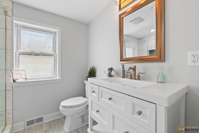 4656 N Leamington Avenue, Chicago, IL 60630