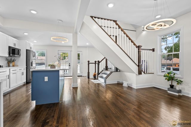 4656 N Leamington Avenue, Chicago, IL 60630