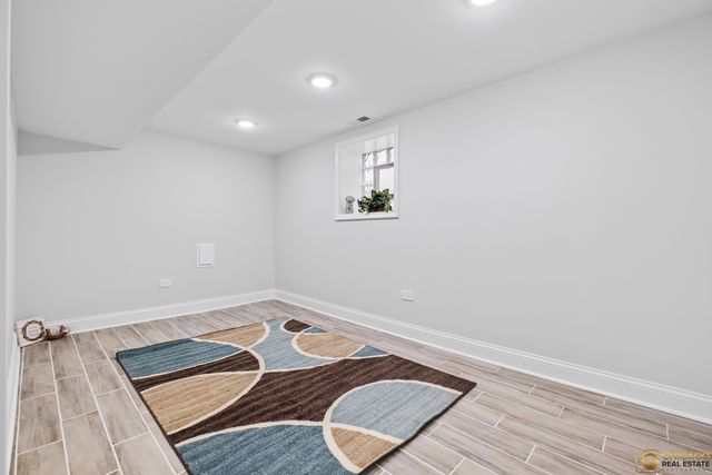 4656 N Leamington Avenue, Chicago, IL 60630