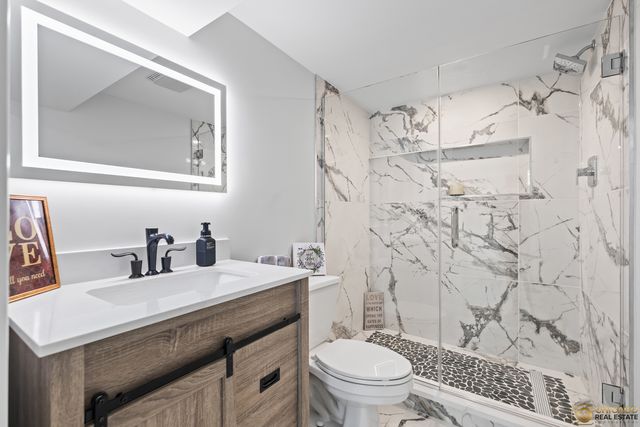 4656 N Leamington Avenue, Chicago, IL 60630