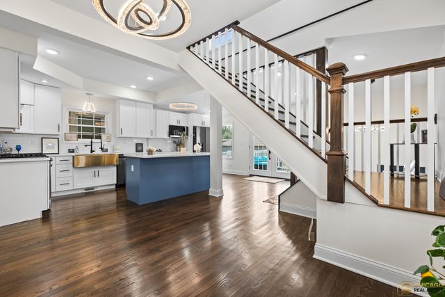 4656 N Leamington Avenue, Chicago, IL 60630