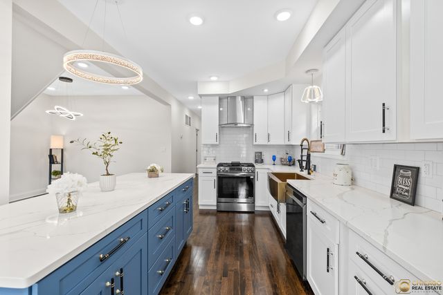 4656 N Leamington Avenue, Chicago, IL 60630
