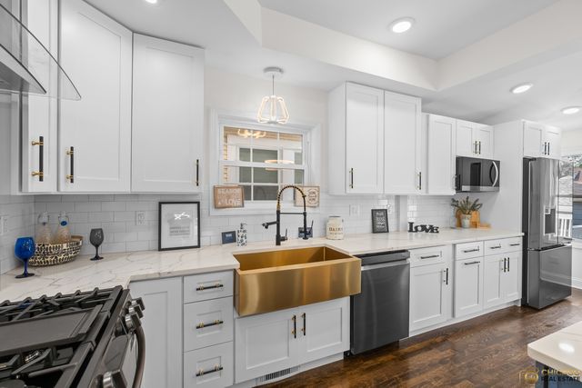 4656 N Leamington Avenue, Chicago, IL 60630