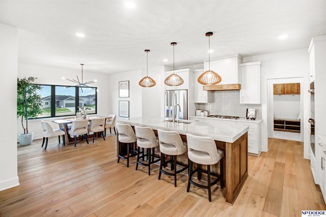 20131 R Street, Omaha, NE 68135