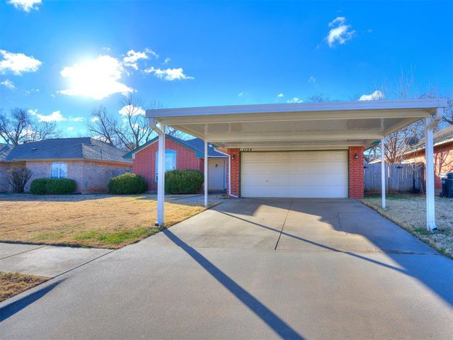 1124 NE 8th Street, Moore, OK 73160