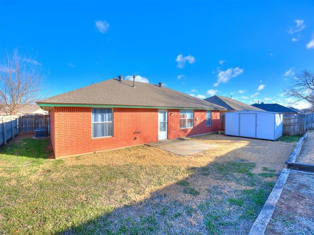 1124 NE 8th Street, Moore, OK 73160