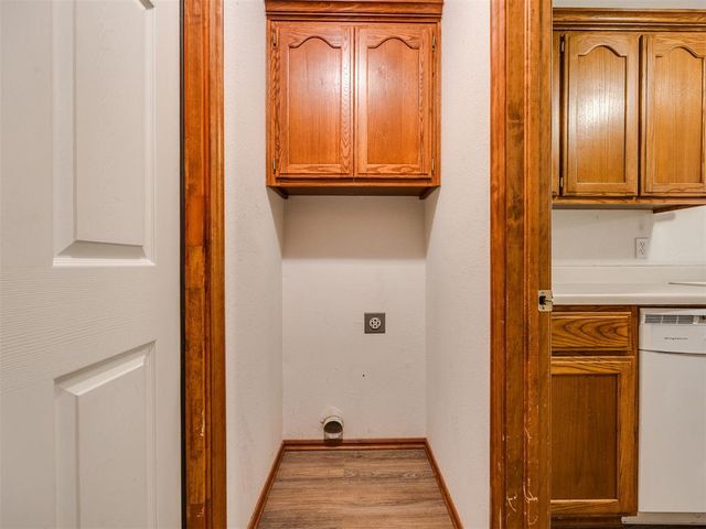 1124 NE 8th Street, Moore, OK 73160