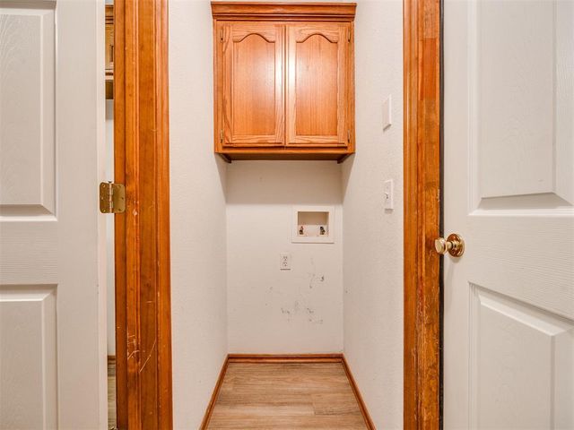 1124 NE 8th Street, Moore, OK 73160