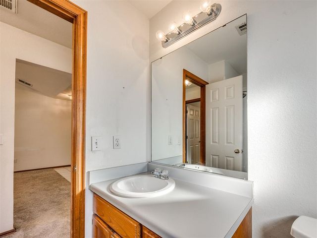 1124 NE 8th Street, Moore, OK 73160