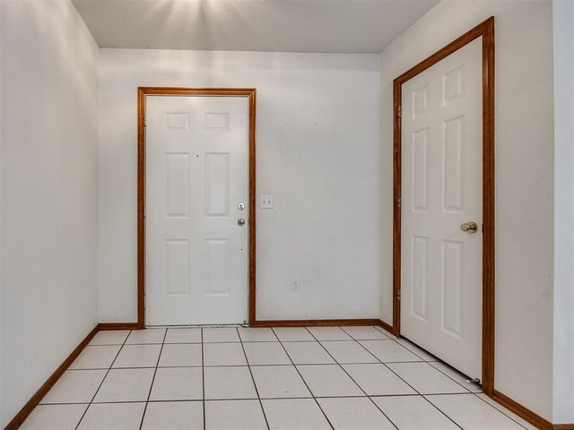 1124 NE 8th Street, Moore, OK 73160