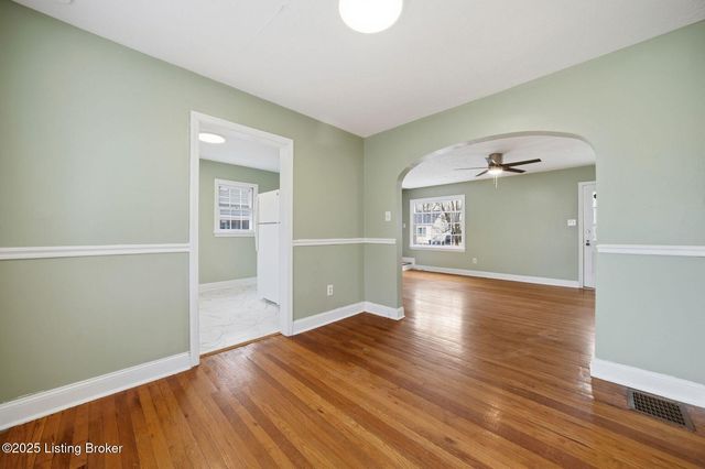 221 Inverness Ave, Louisville, KY 40214