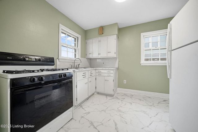 221 Inverness Ave, Louisville, KY 40214