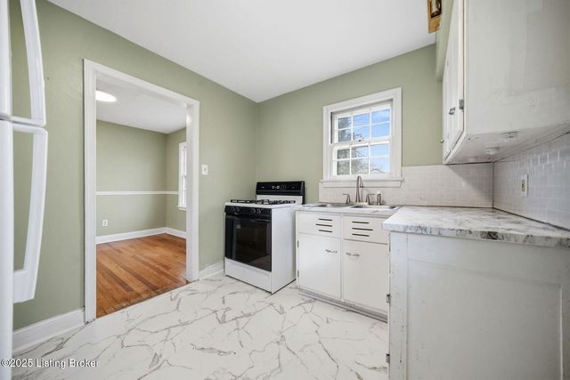 221 Inverness Ave, Louisville, KY 40214