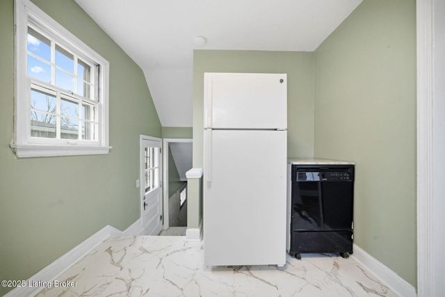 221 Inverness Ave, Louisville, KY 40214